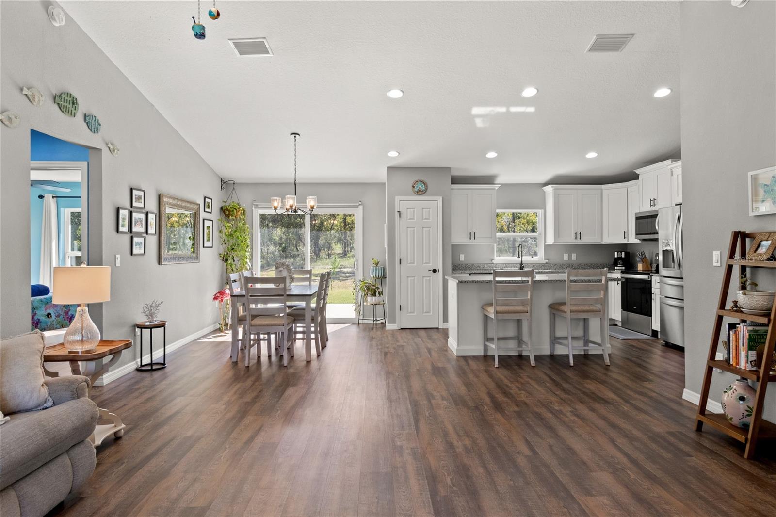 Image 4 of 23 For 2545 Soundview Drive