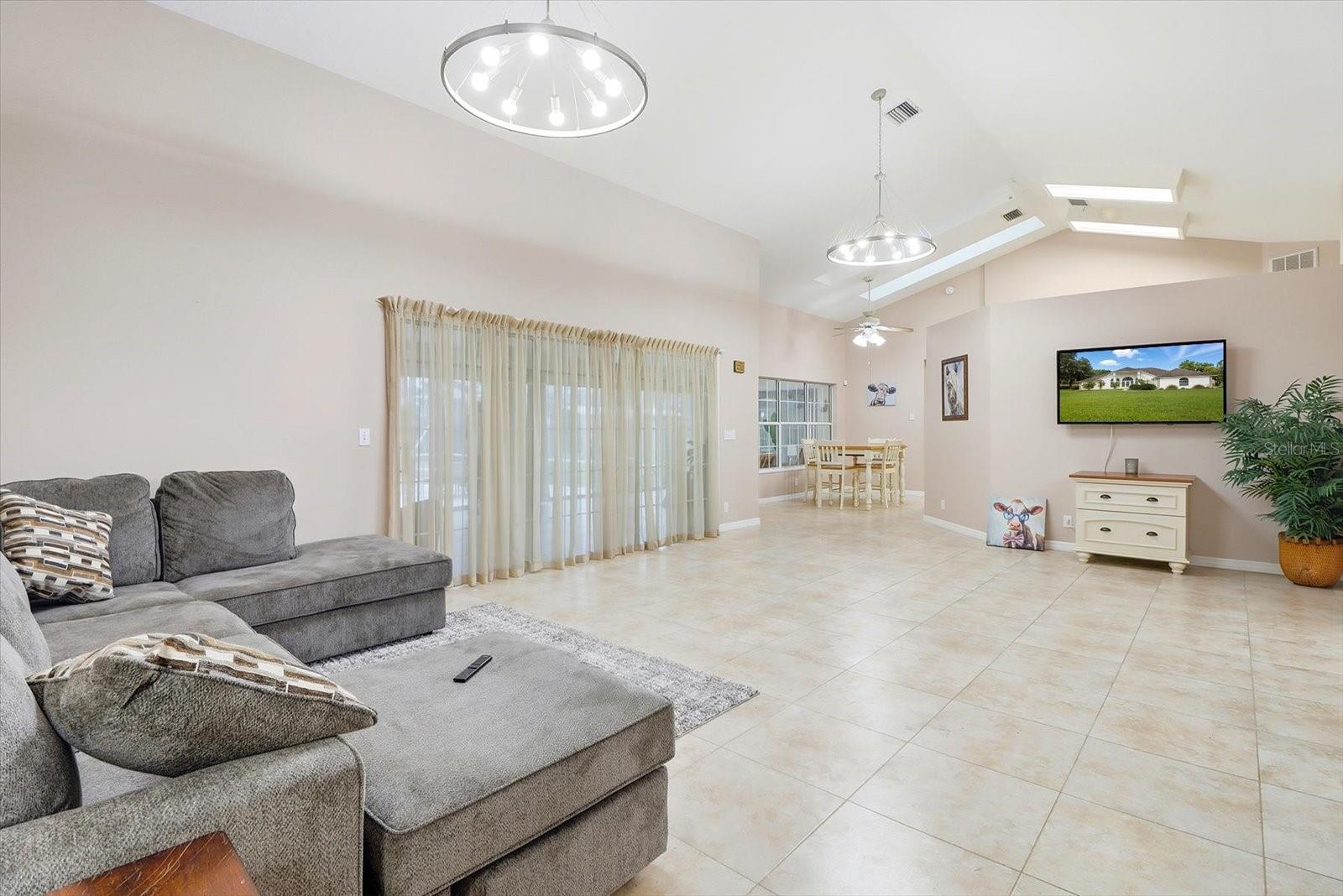 Image 10 of 28 For 5661 96 Lane