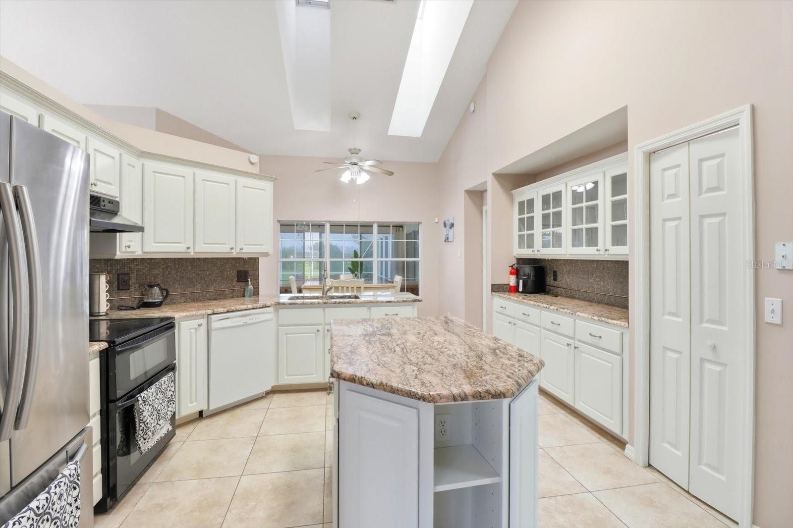 Image 7 of 28 For 5661 96 Lane