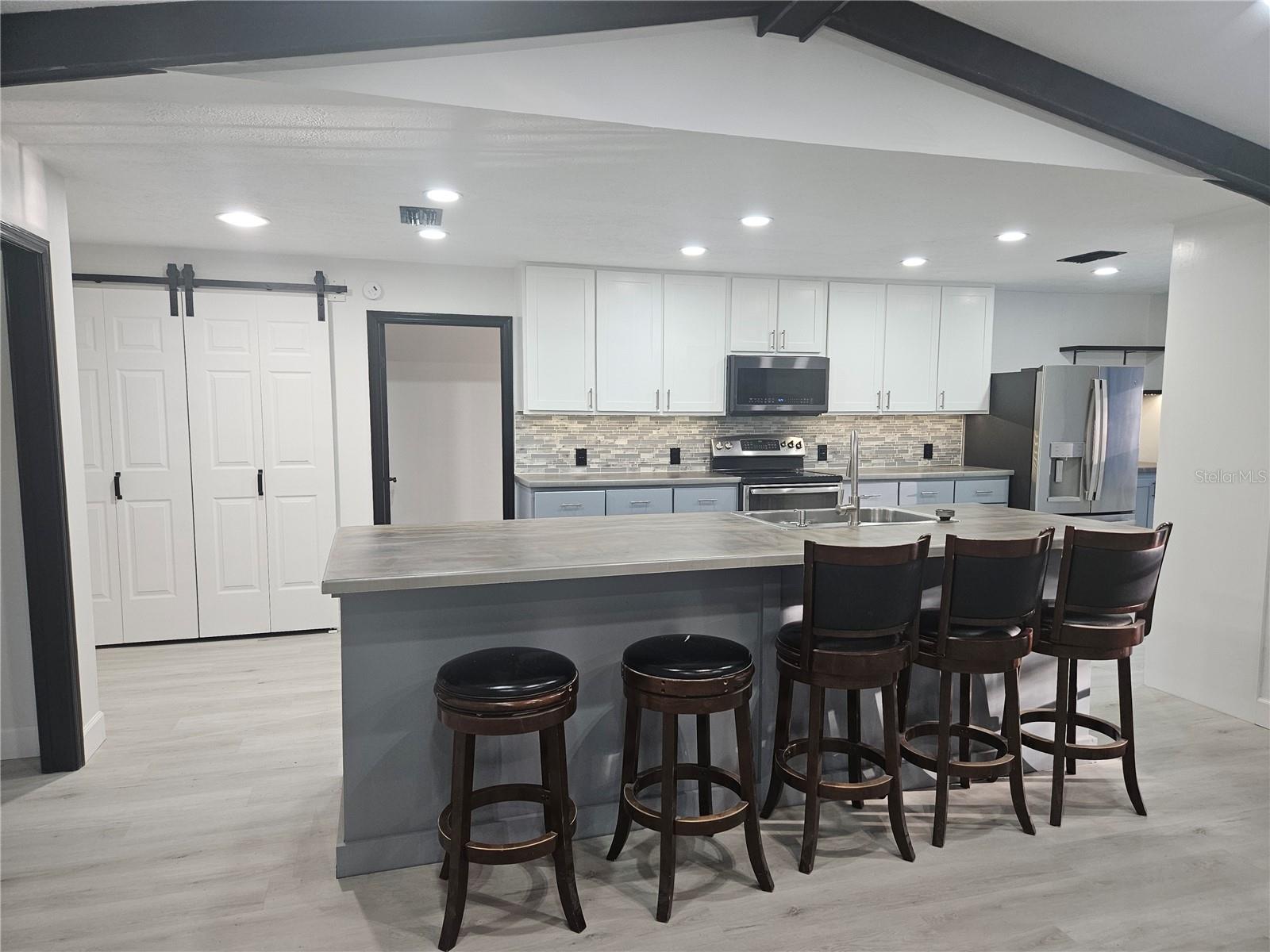 Image 6 of 37 For 985 56th Court