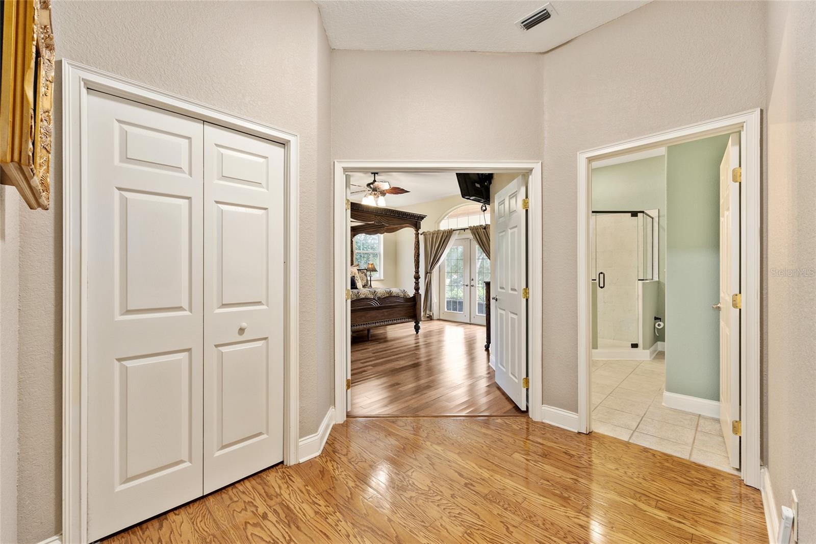 Image 12 of 63 For 829 36th Lane