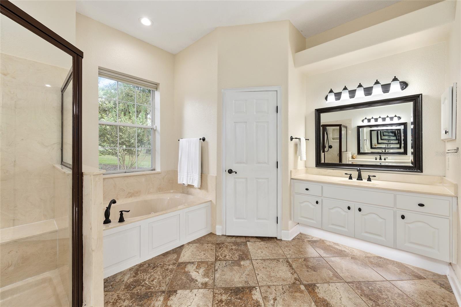 Image 19 of 63 For 829 36th Lane