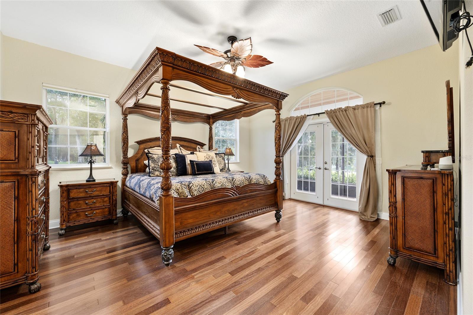 Image 3 of 63 For 829 36th Lane