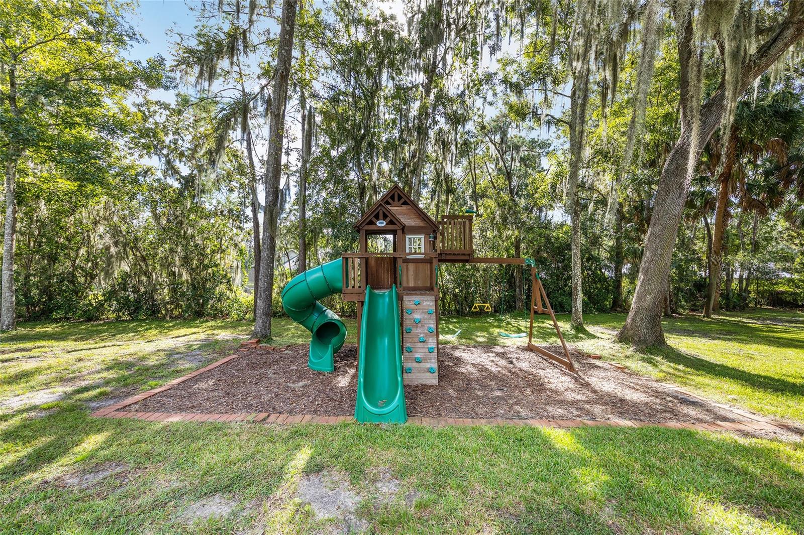 Image 44 of 63 For 829 36th Lane