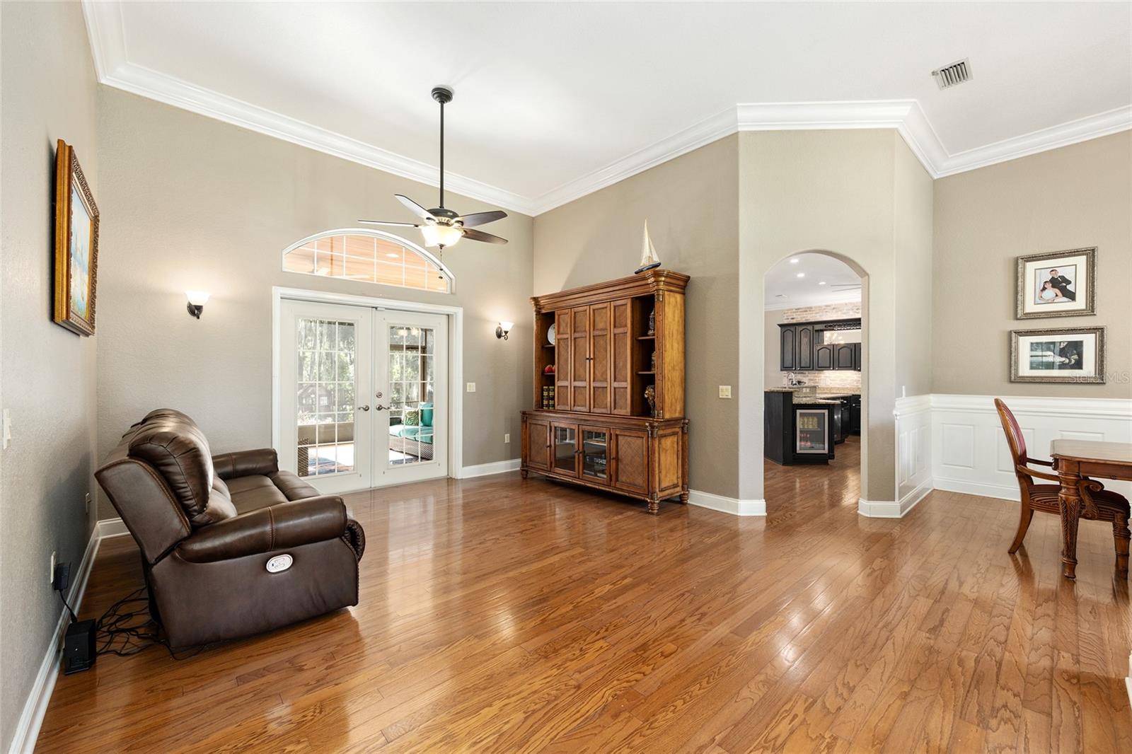 Image 7 of 63 For 829 36th Lane