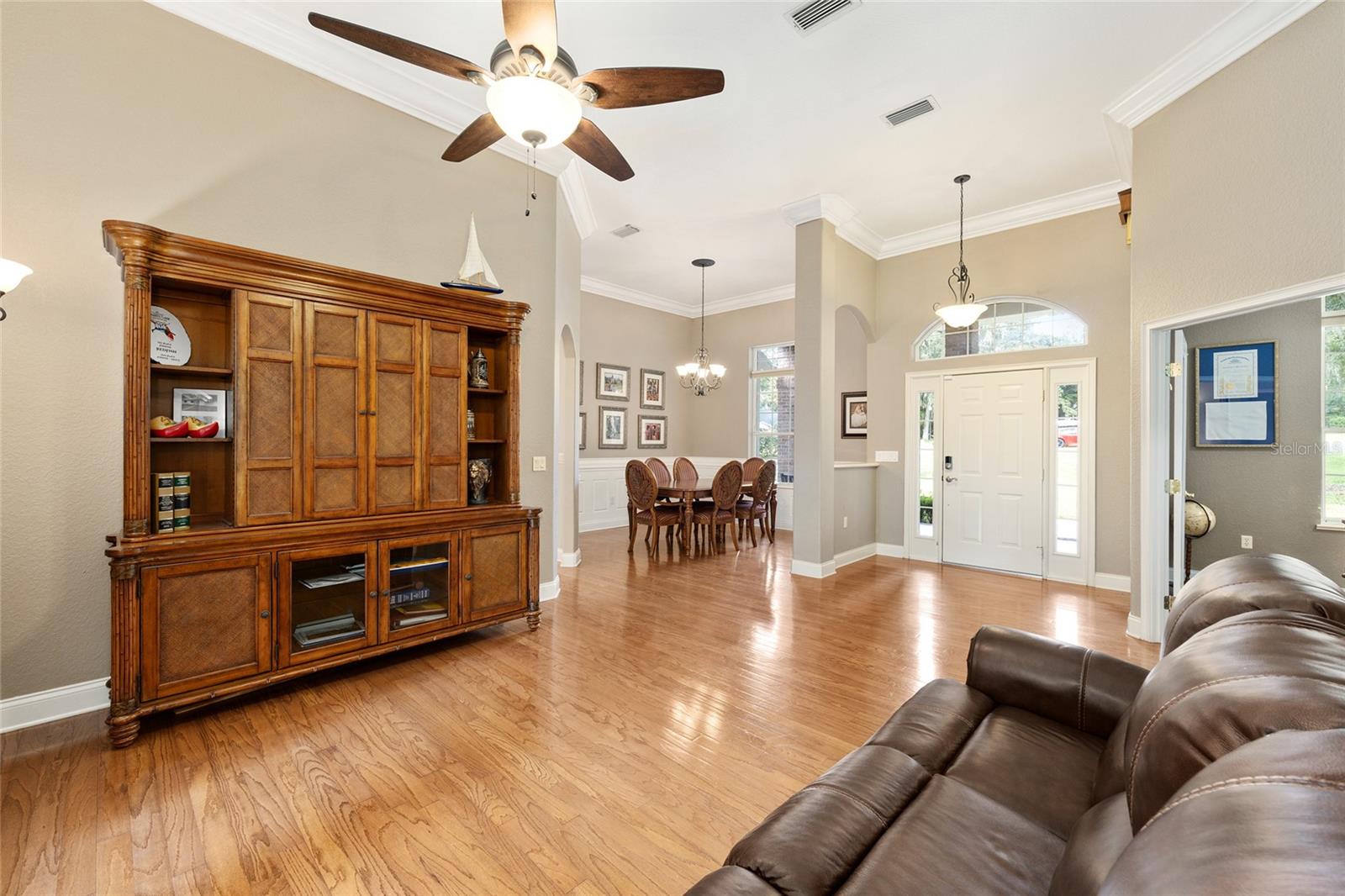 Image 8 of 63 For 829 36th Lane