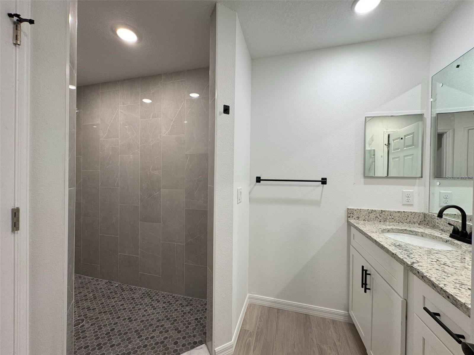Image 18 of 26 For 8861 Albertson Court