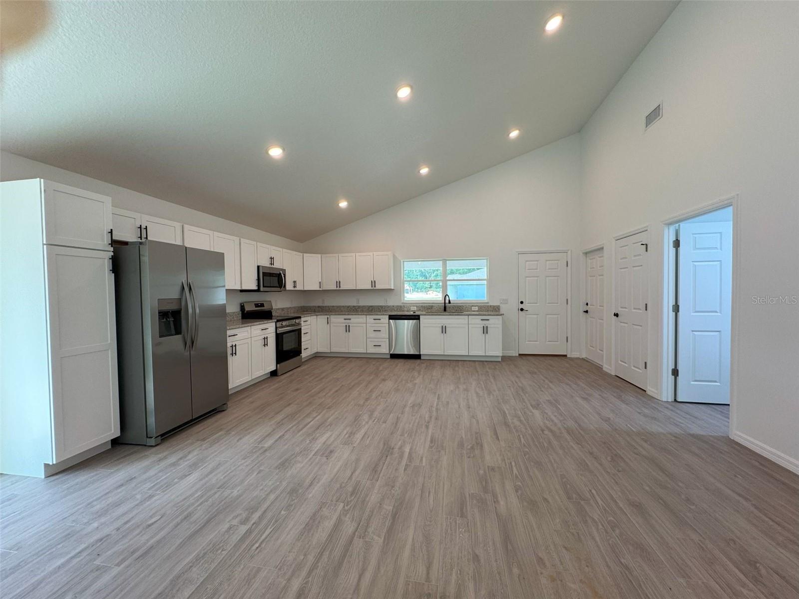 Image 3 of 26 For 8861 Albertson Court