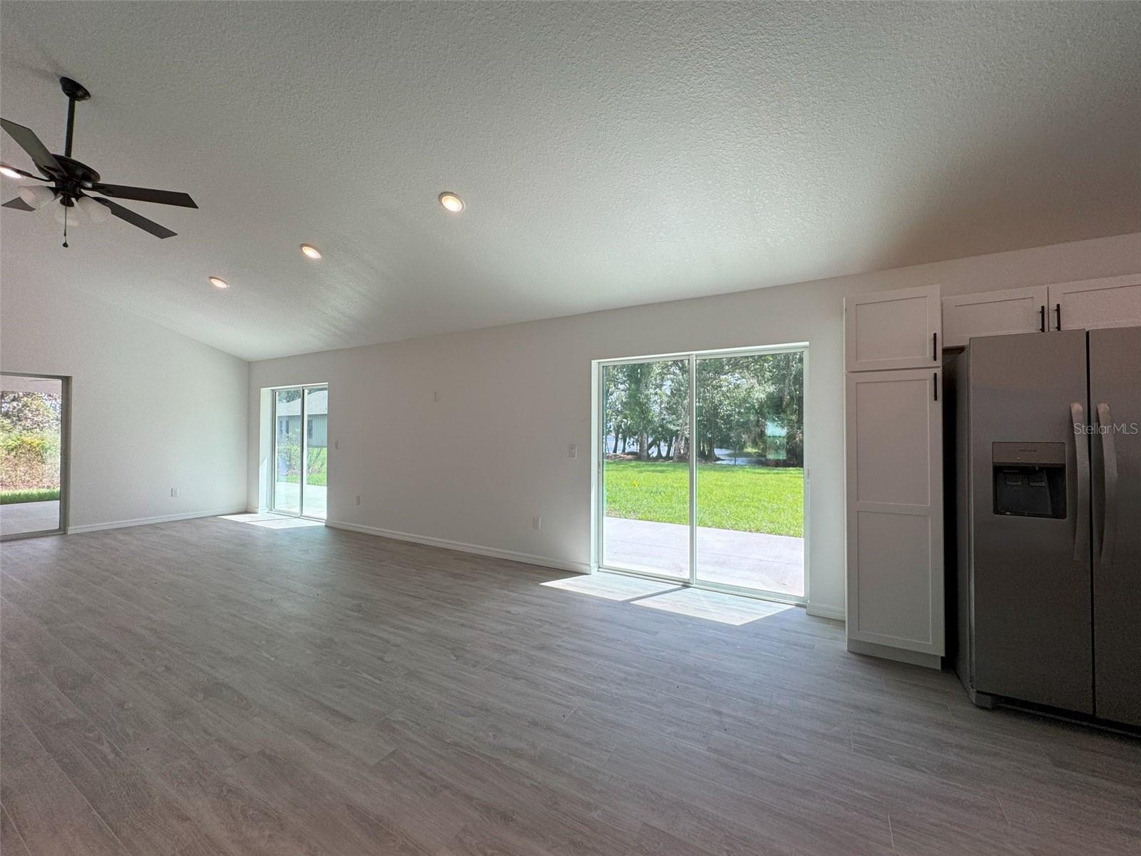 Image 5 of 26 For 8861 Albertson Court