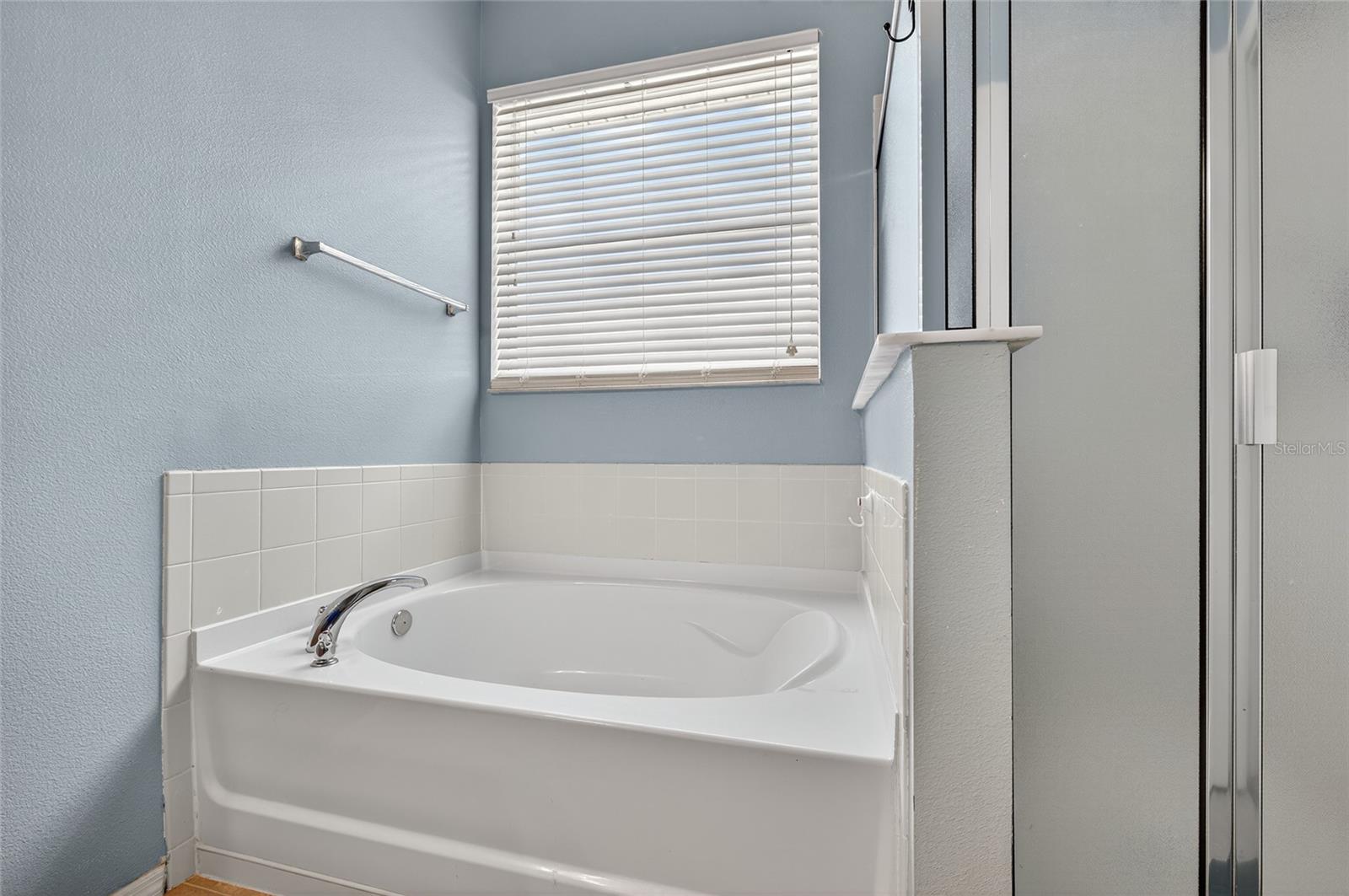 Image 21 of 26 For 41 Pergola Place