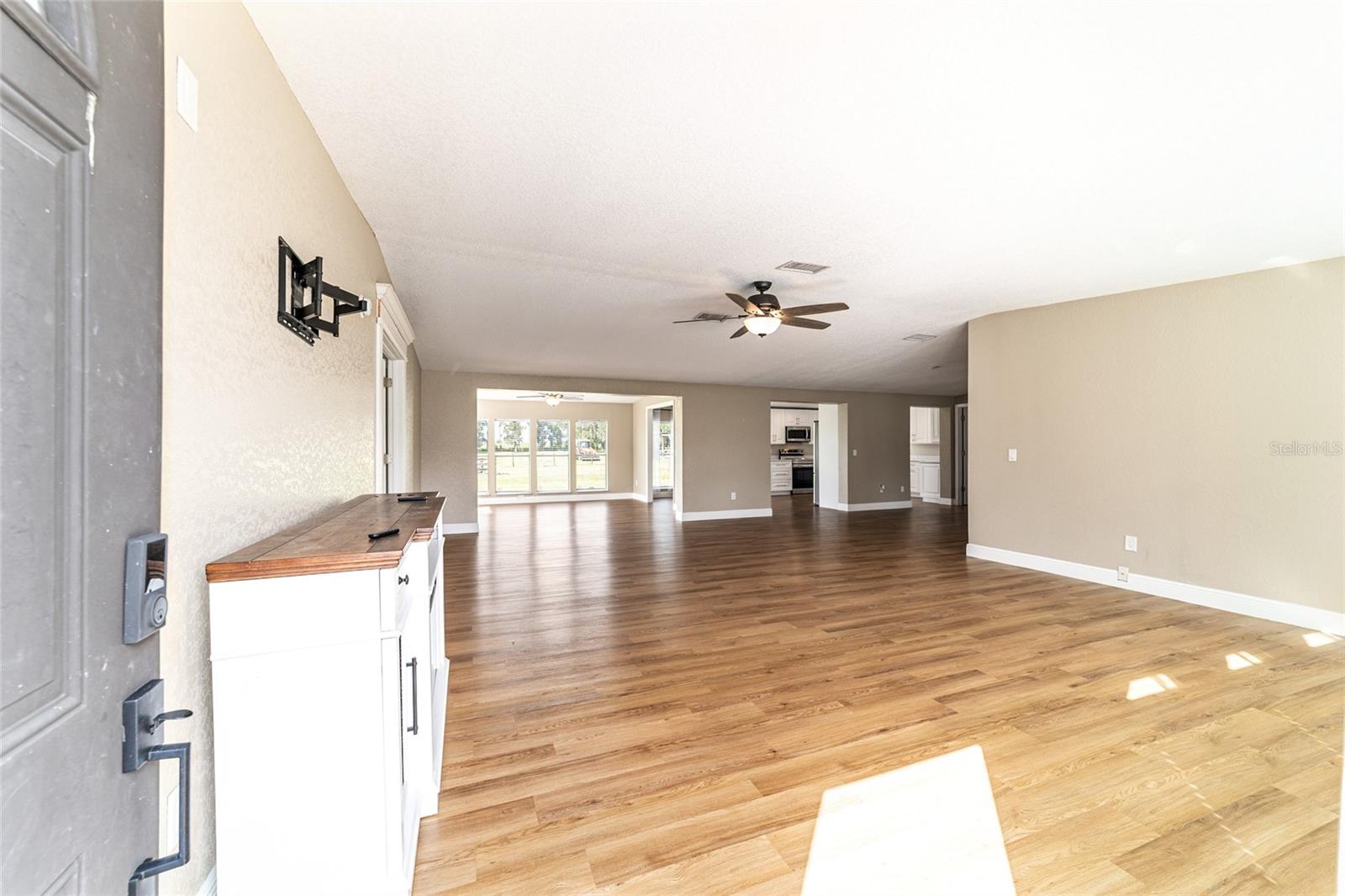 Image 4 of 68 For 6155 Stetson Road