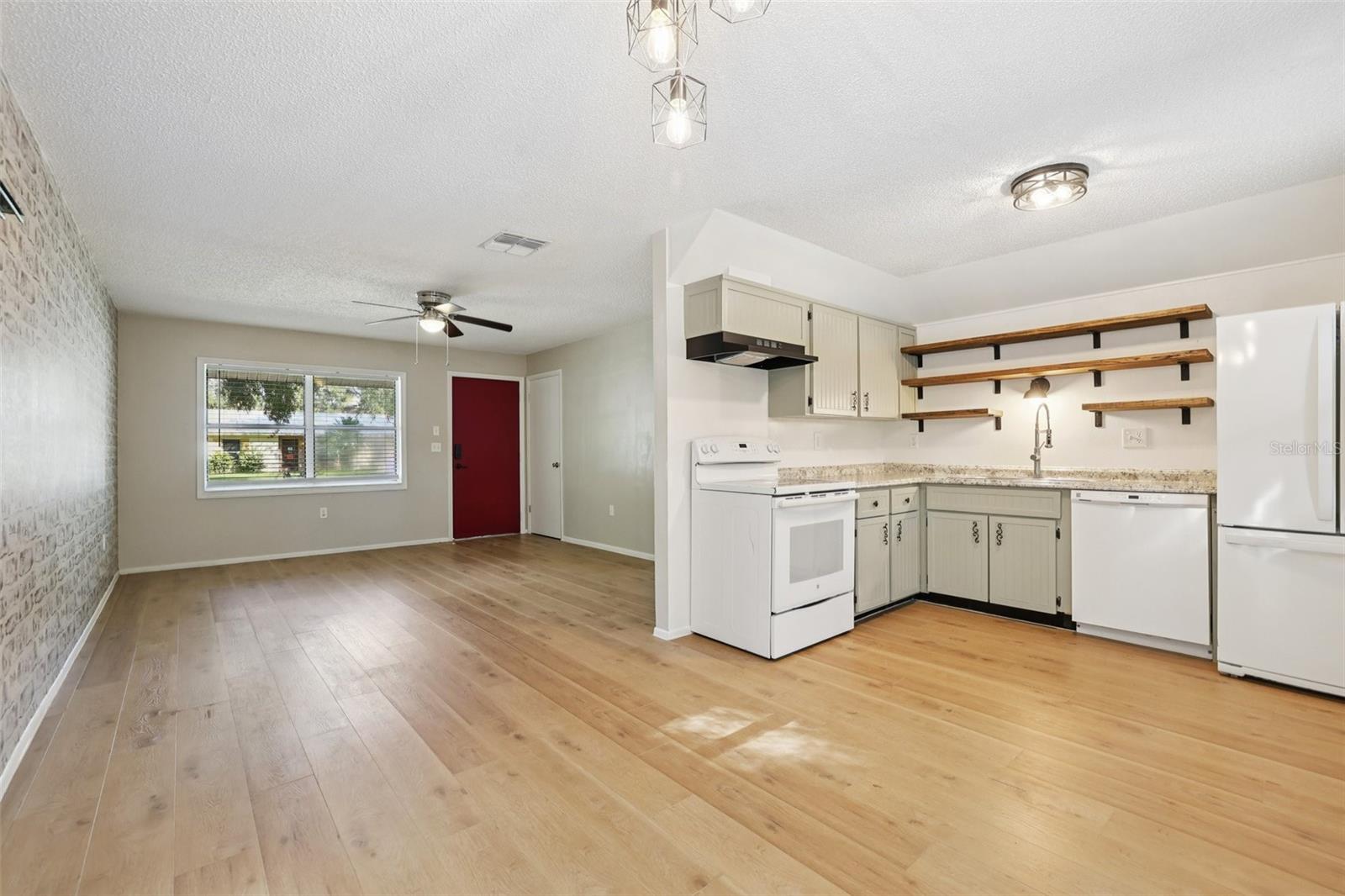 Image 10 of 46 For 1360 Cedar Avenue