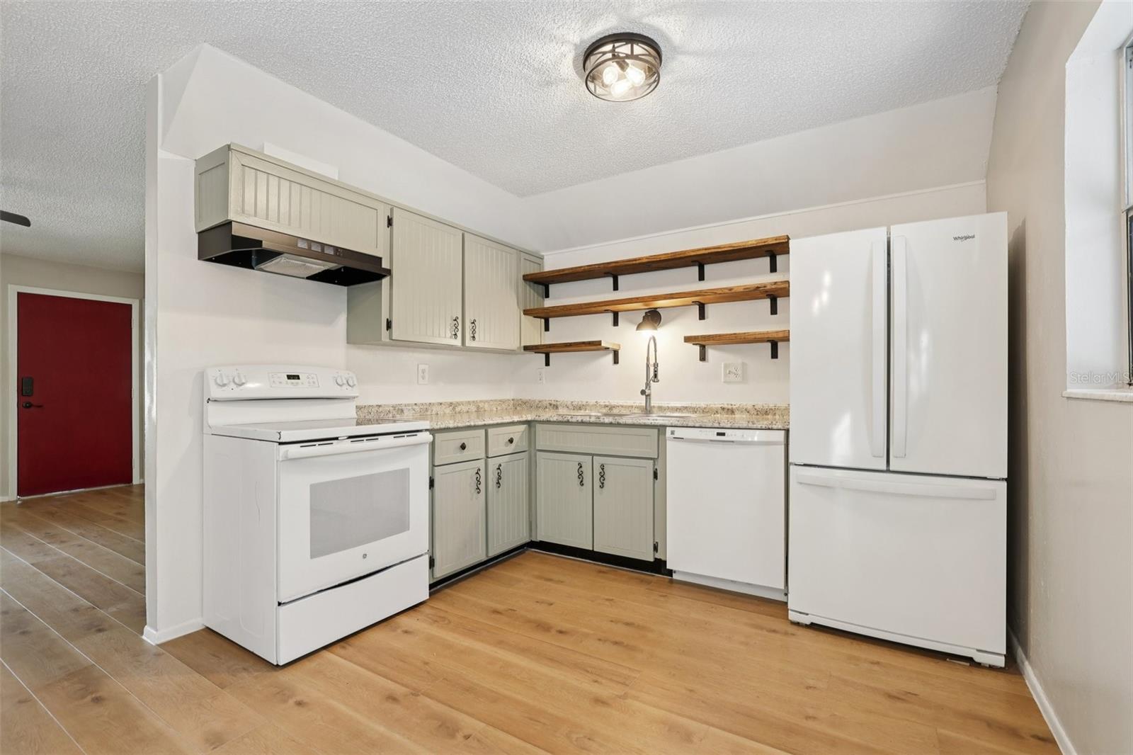 Image 12 of 46 For 1360 Cedar Avenue