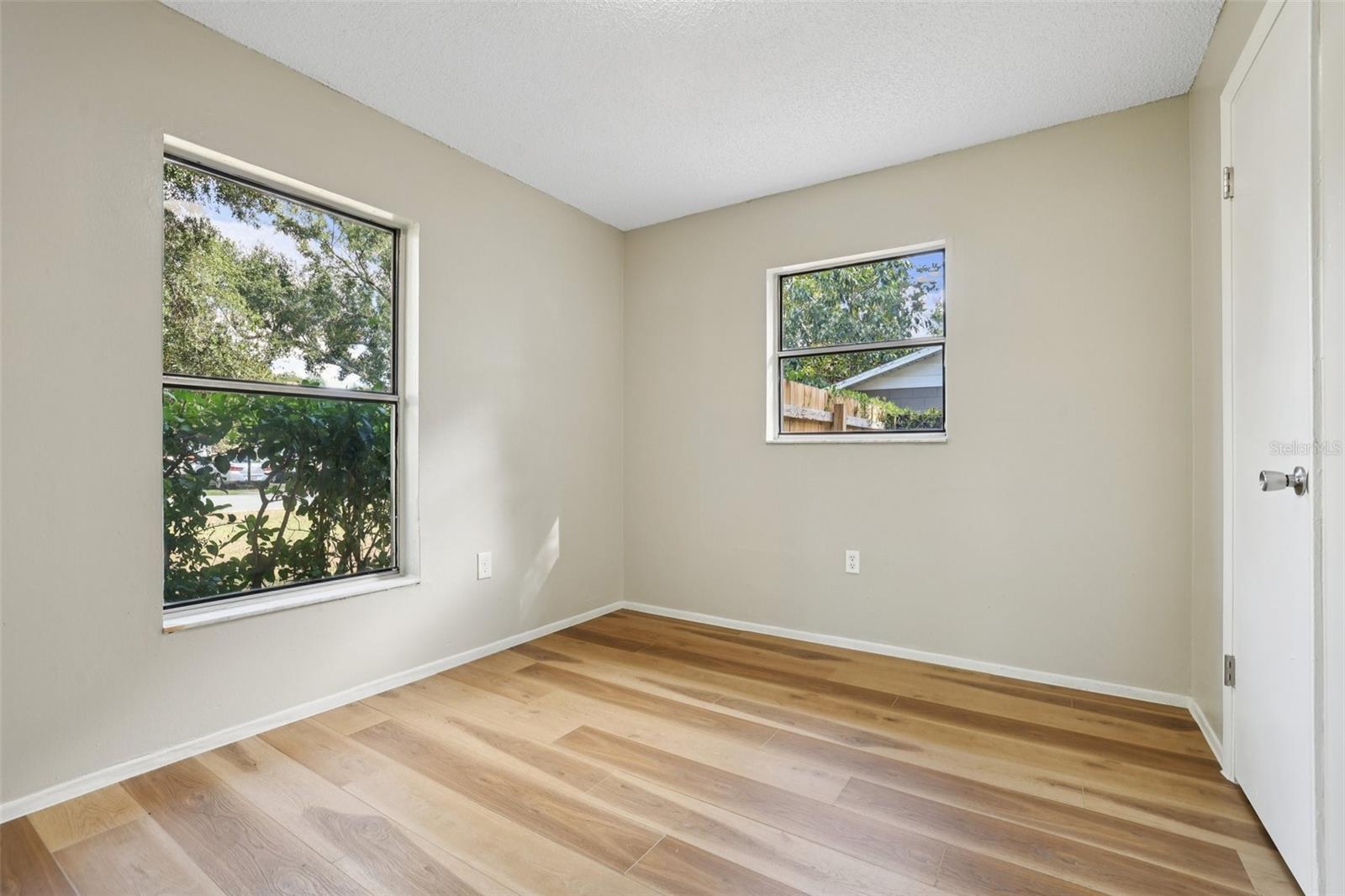 Image 18 of 46 For 1360 Cedar Avenue