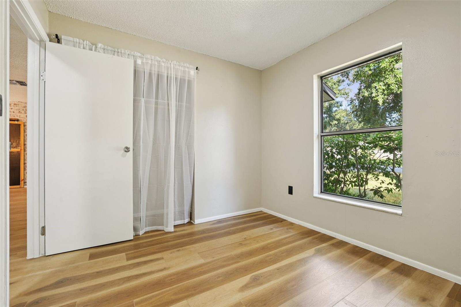Image 20 of 46 For 1360 Cedar Avenue