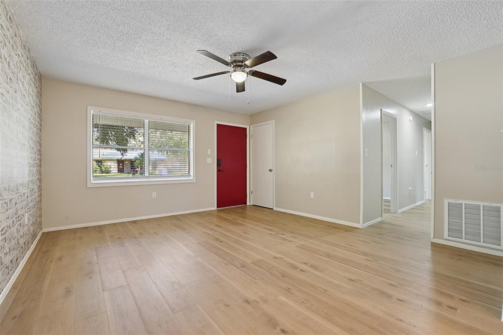 Image 6 of 46 For 1360 Cedar Avenue