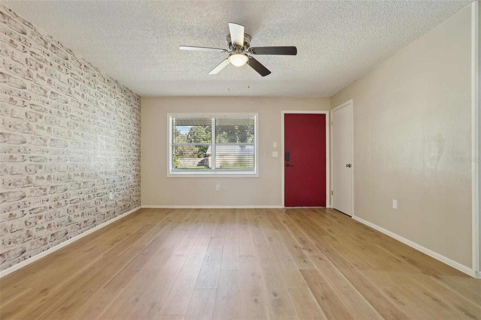 Image 7 of 46 For 1360 Cedar Avenue