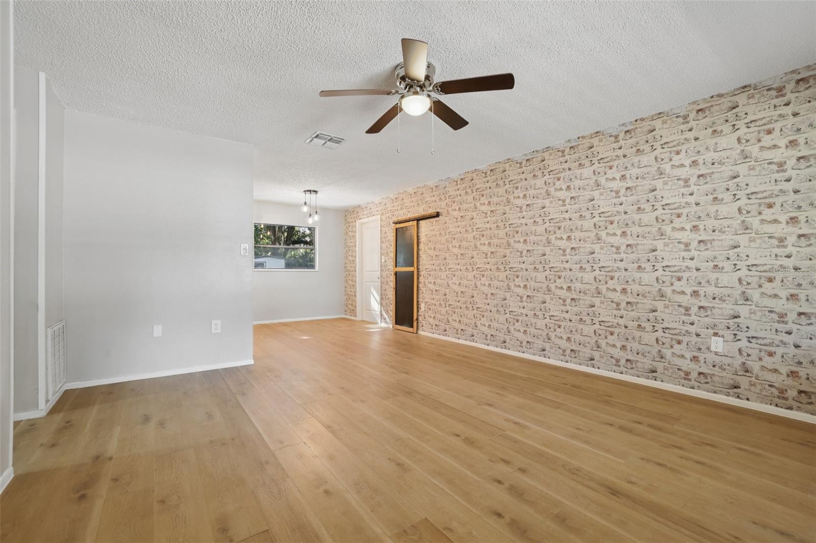 Image 9 of 46 For 1360 Cedar Avenue