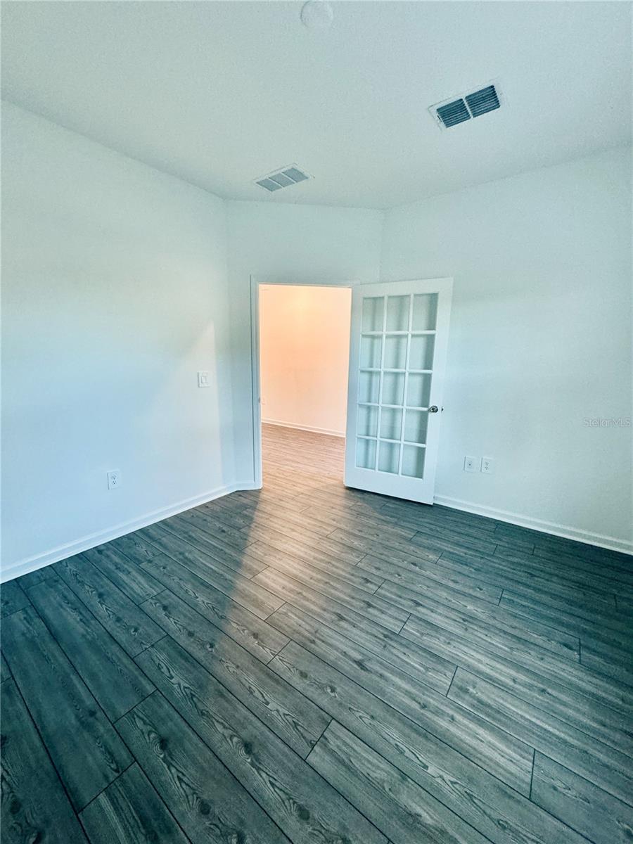 Image 4 of 36 For 4701 83rd Loop