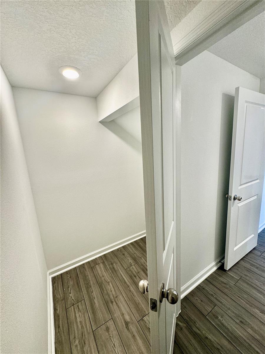 Image 6 of 36 For 4701 83rd Loop