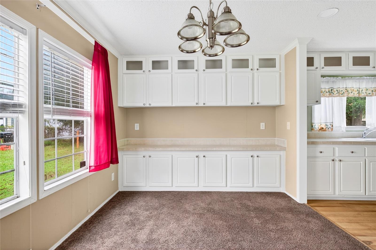 Image 11 of 52 For 413 Quail Street