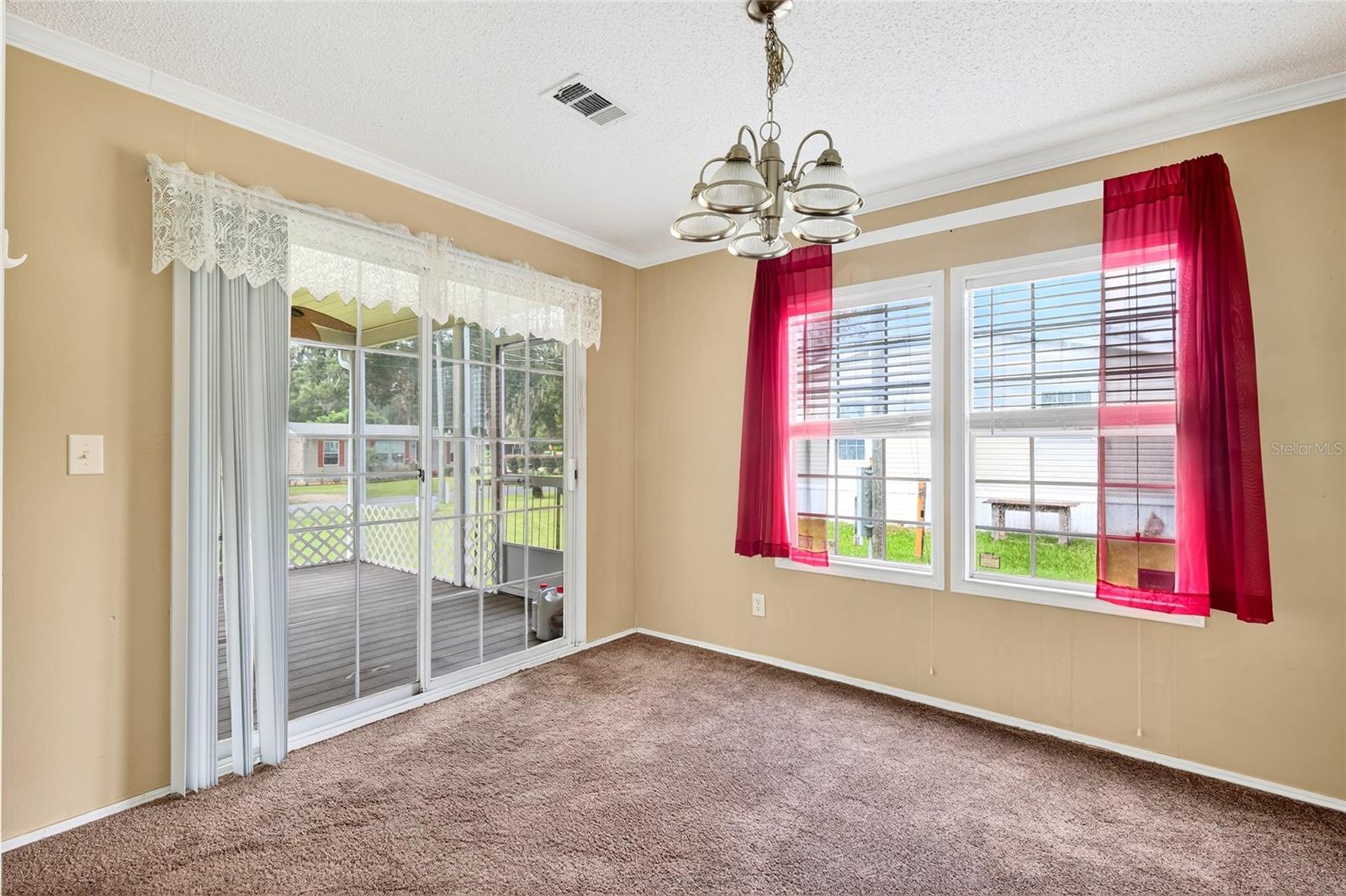 Image 14 of 52 For 413 Quail Street