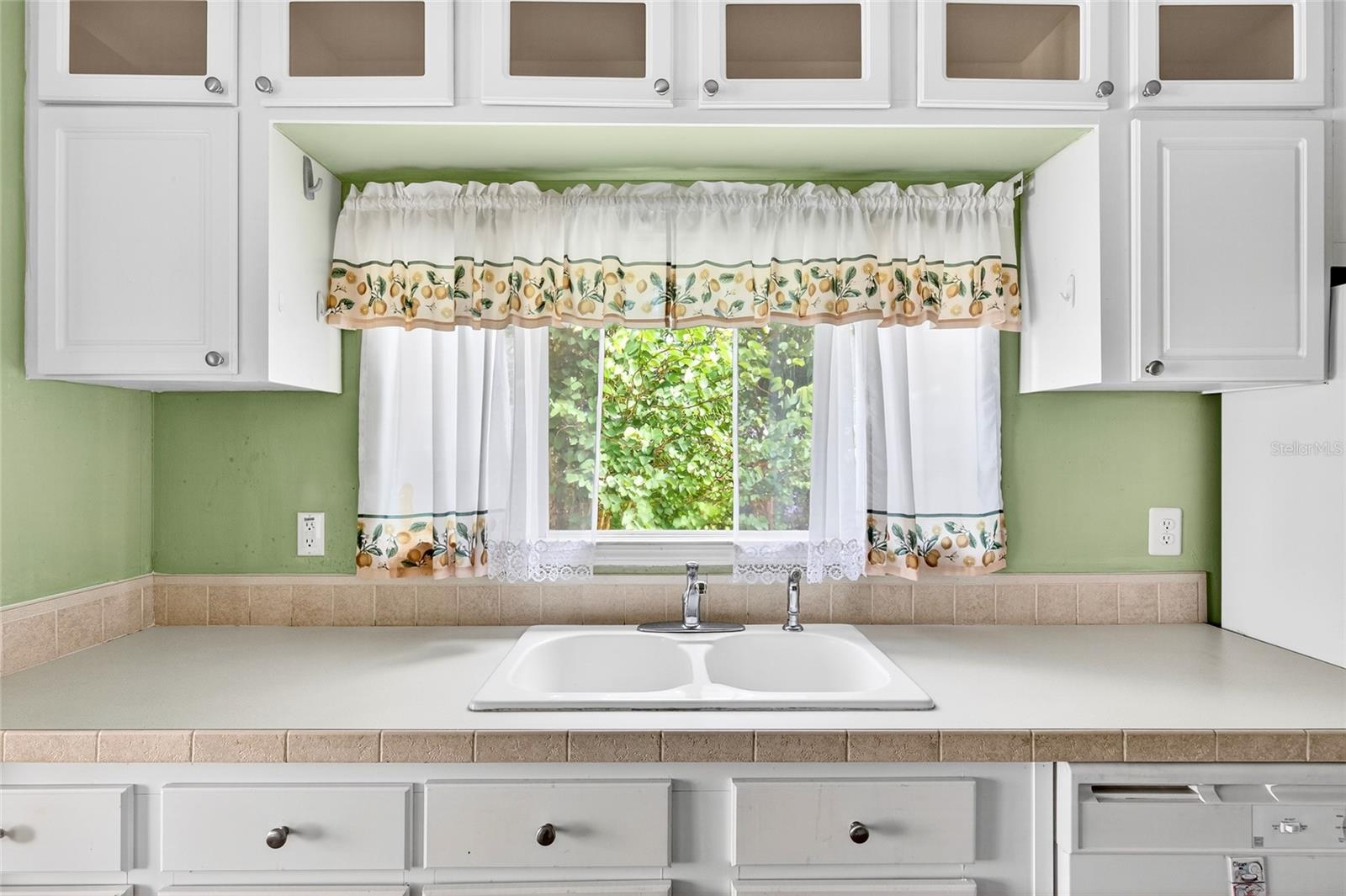 Image 18 of 52 For 413 Quail Street