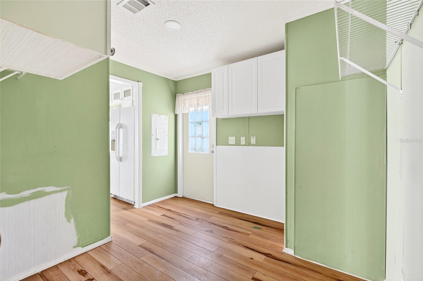 Image 23 of 52 For 413 Quail Street