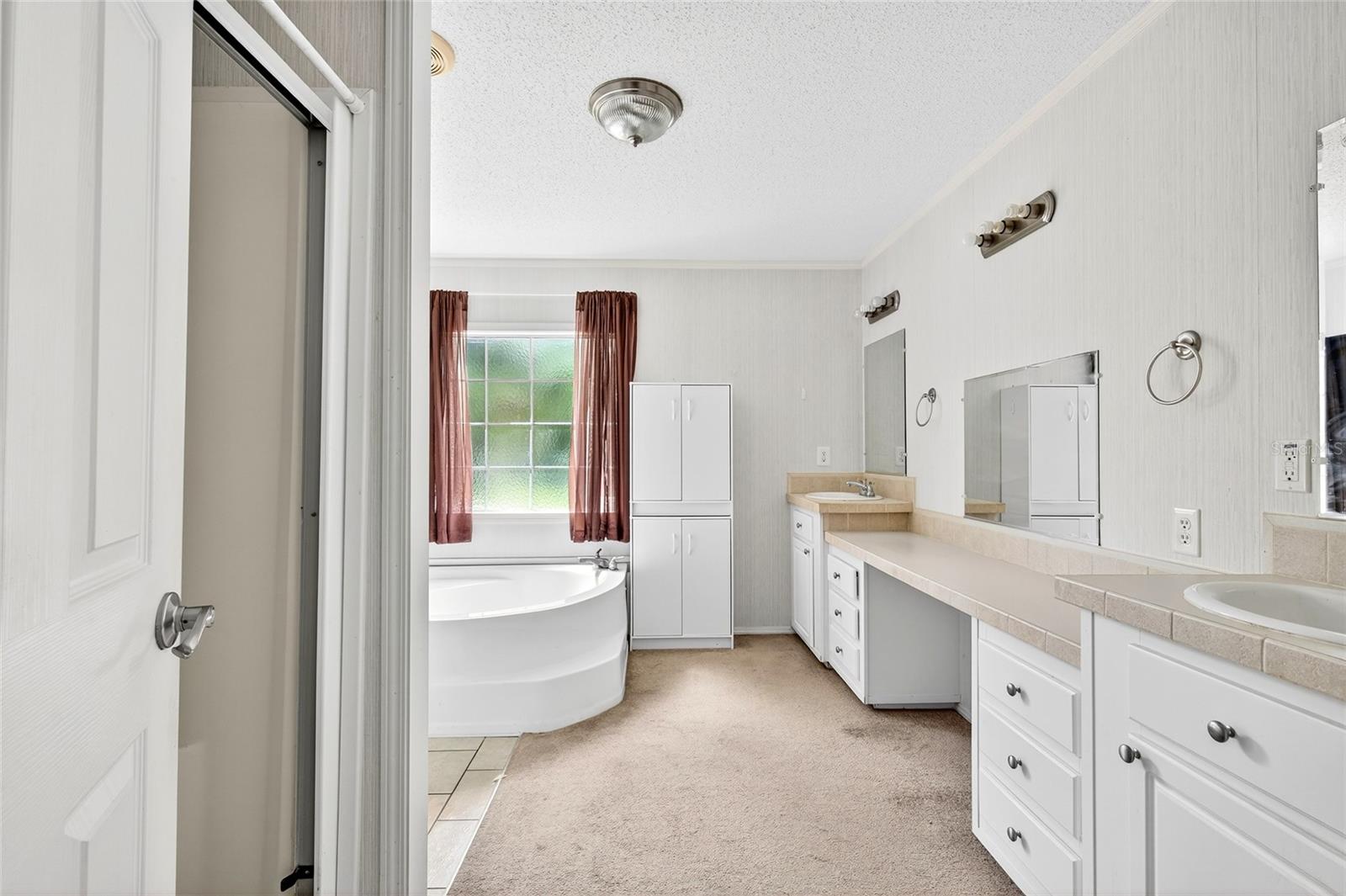 Image 28 of 52 For 413 Quail Street