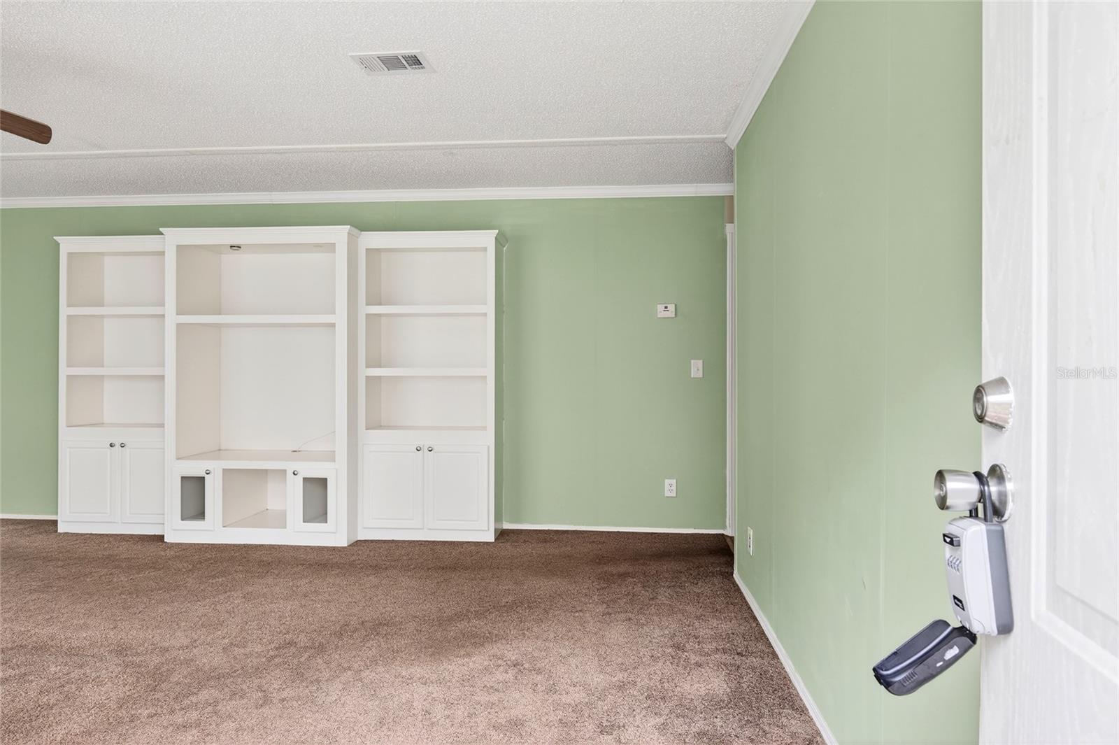 Image 4 of 52 For 413 Quail Street