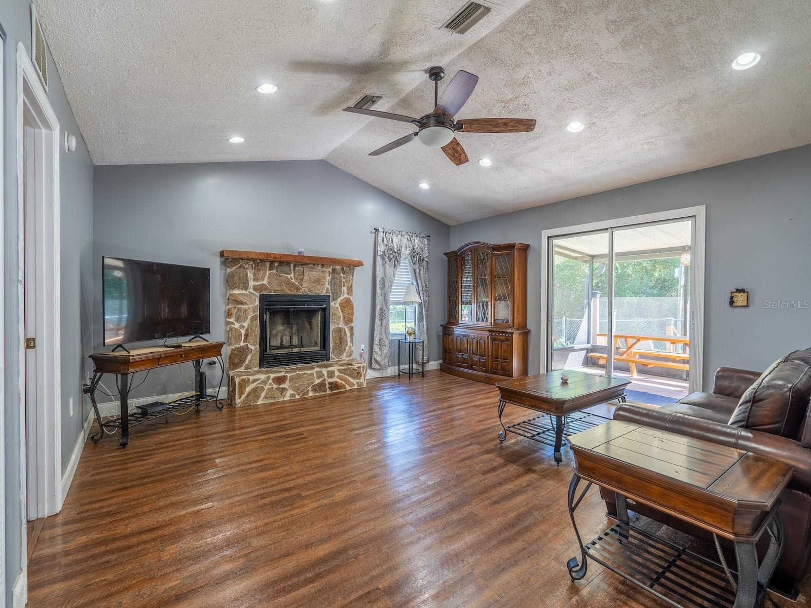 Image 10 of 41 For 13425 217th Court