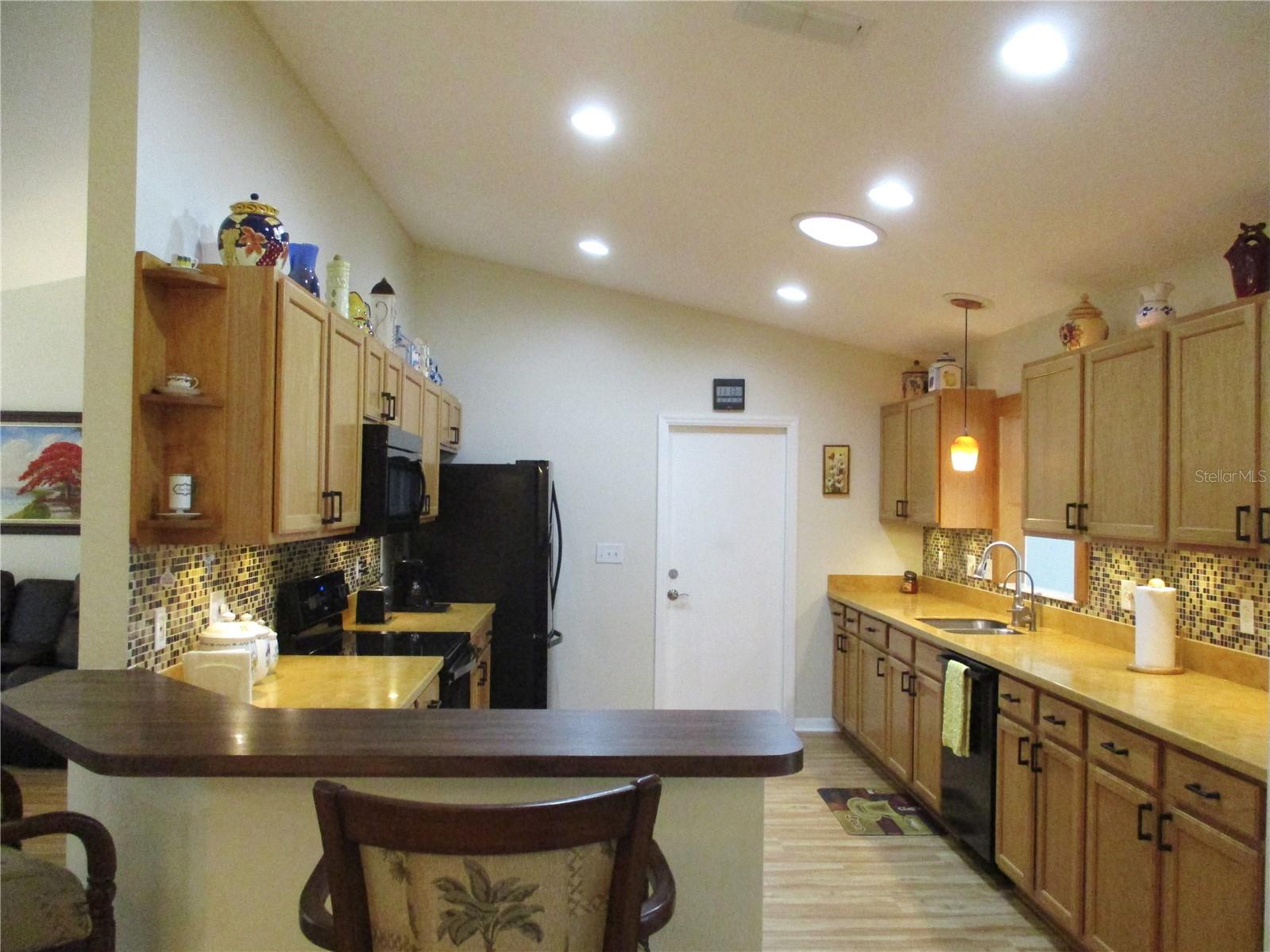 Image 7 of 87 For 11369 139th Street