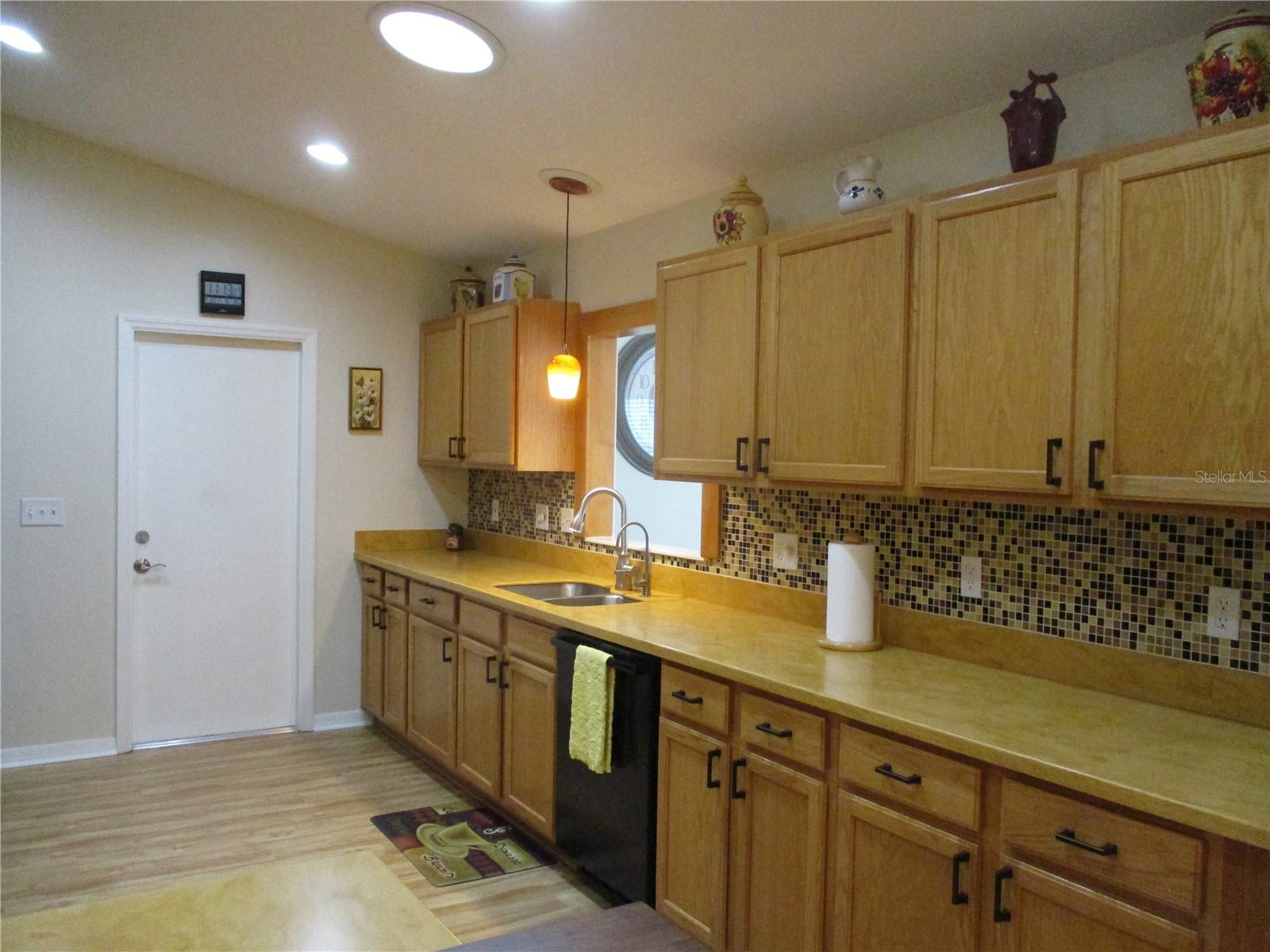 Image 8 of 87 For 11369 139th Street