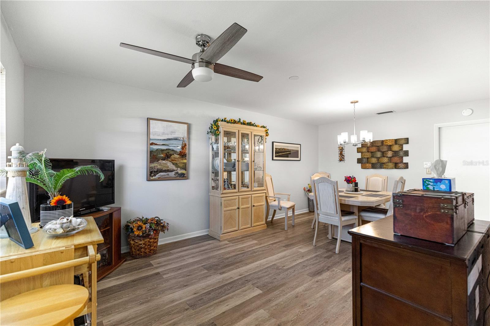 Image 23 of 34 For 8707 95th Lane A