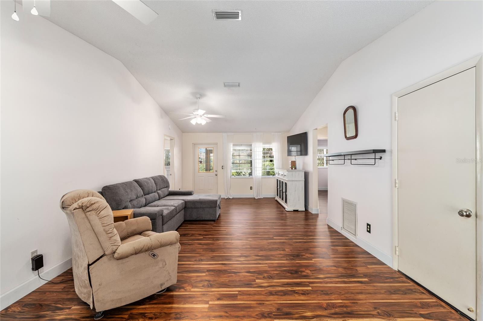 Image 12 of 48 For 8711 90th Street B