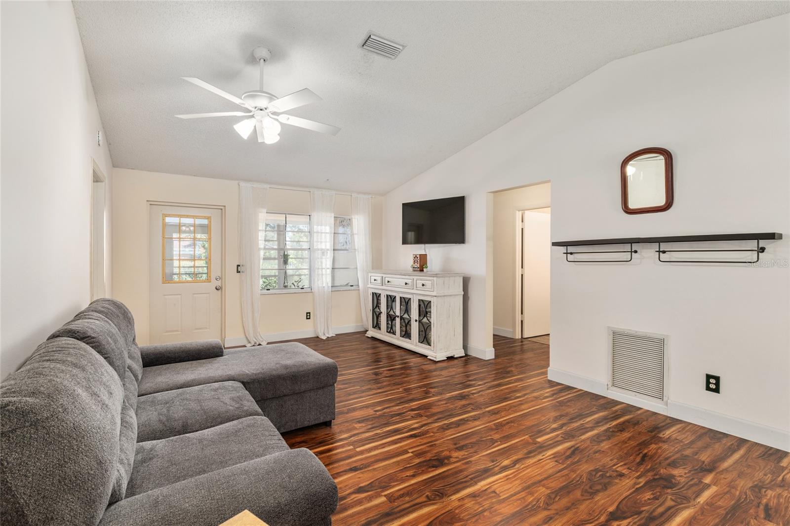 Image 18 of 48 For 8711 90th Street B