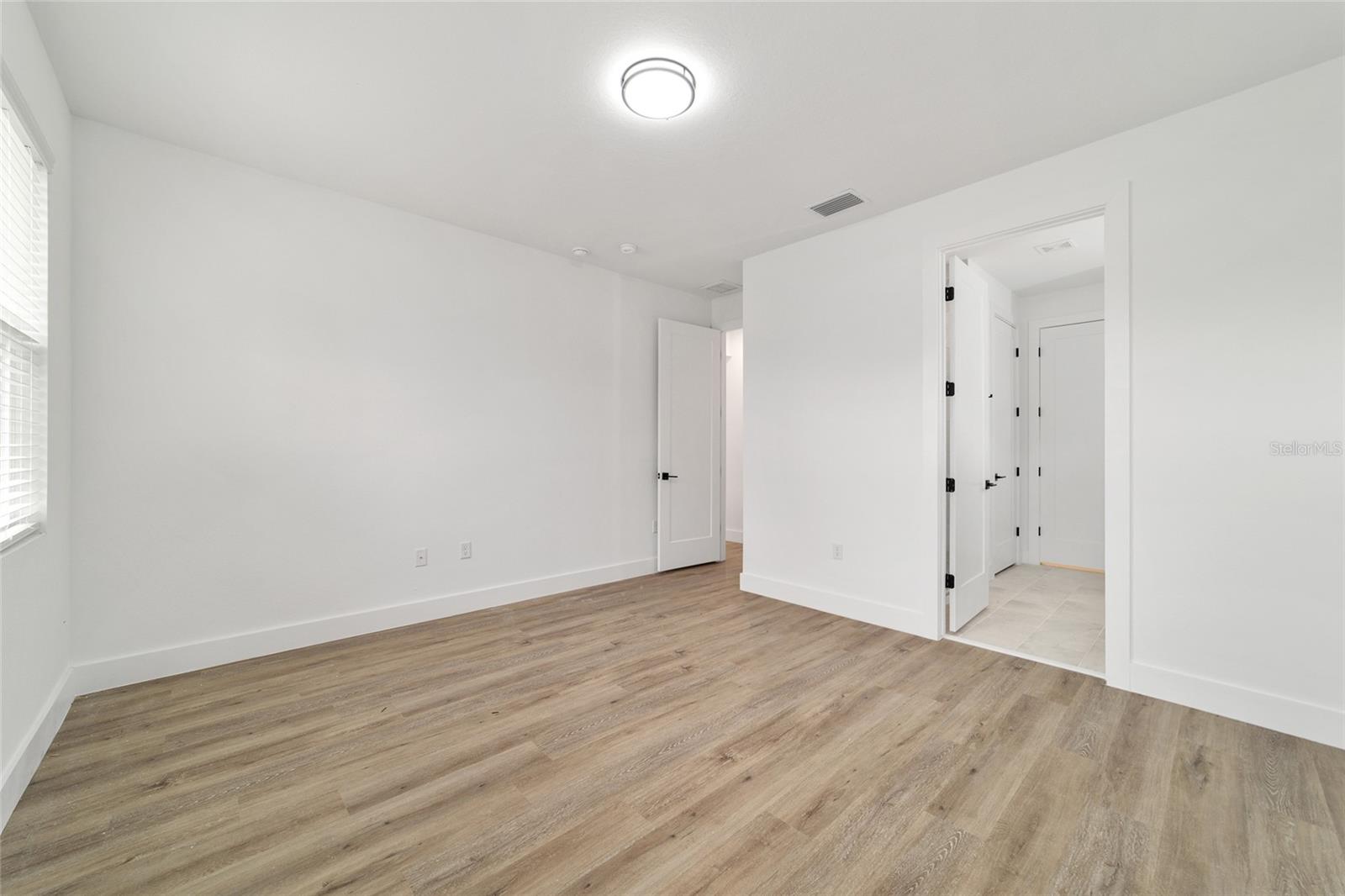 Image 33 of 57 For 24 Dogwood Trail