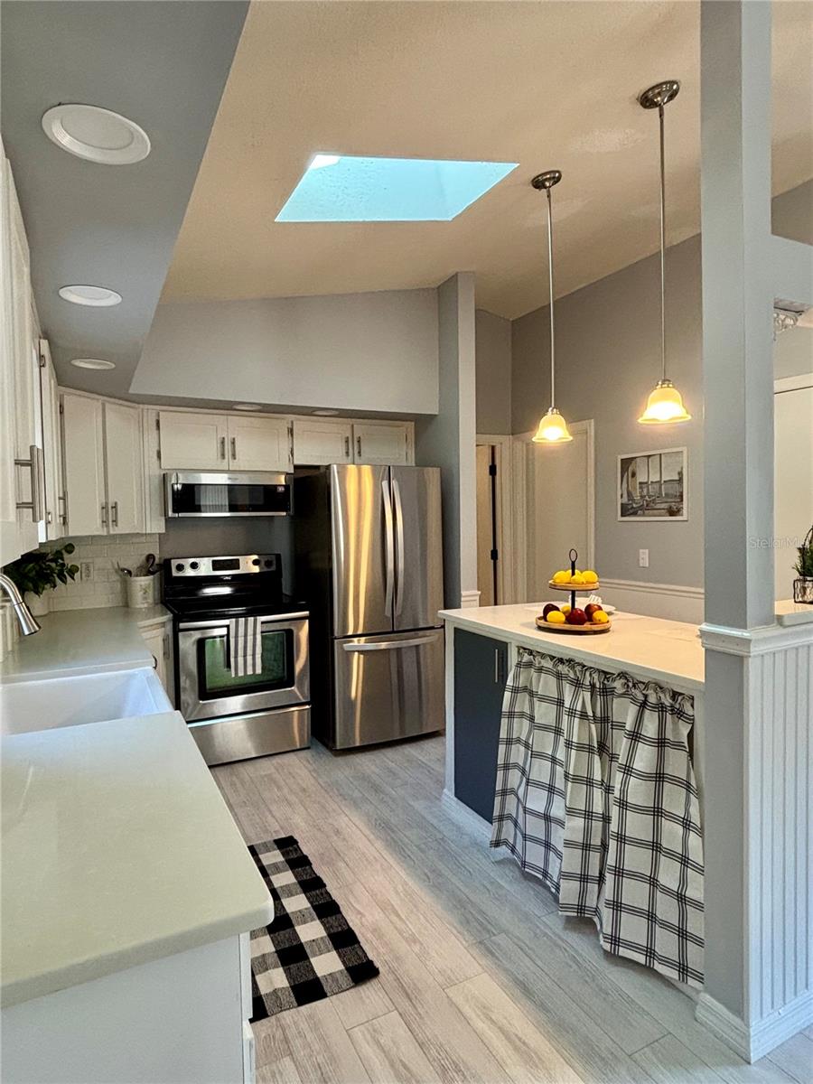 Image 3 of 27 For 1551 Saint Elizabeth Place