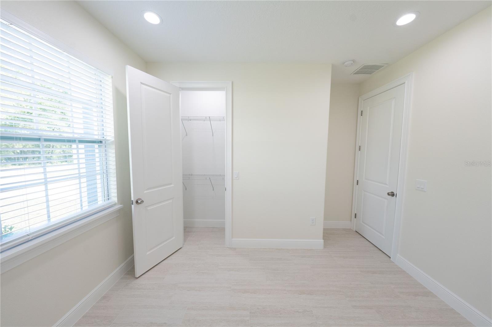 Image 16 of 47 For 15303 94th Terrace