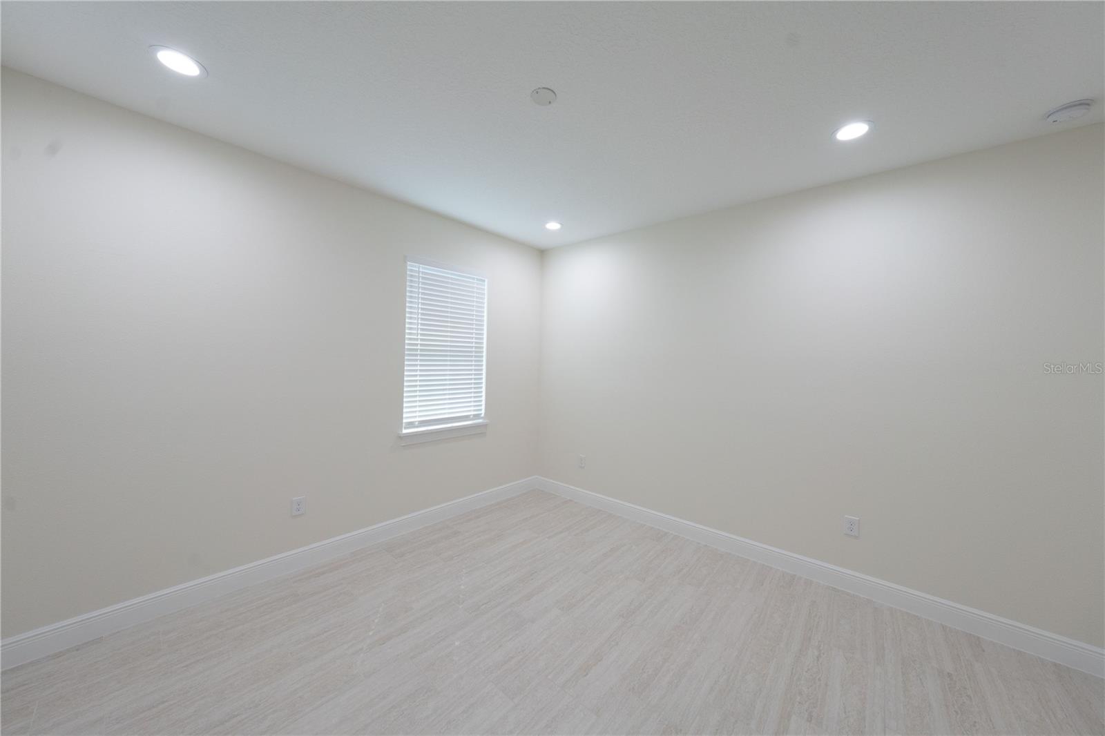 Image 31 of 47 For 15303 94th Terrace