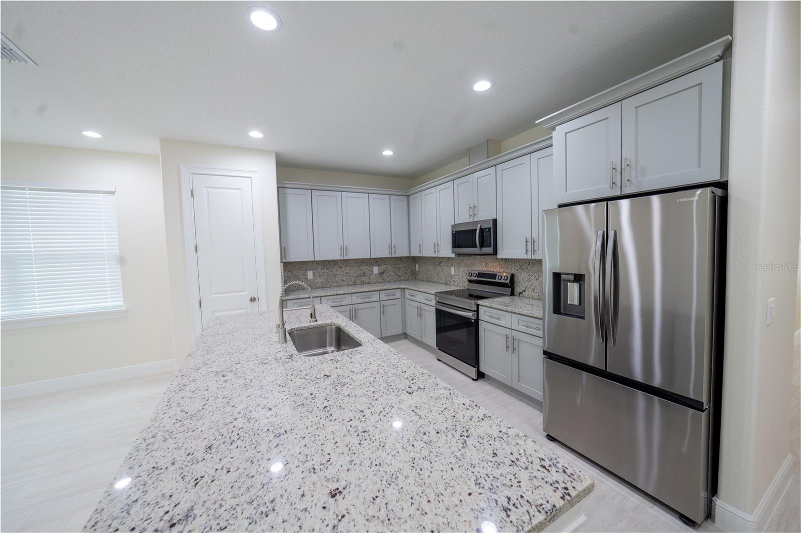 Image 7 of 47 For 15303 94th Terrace