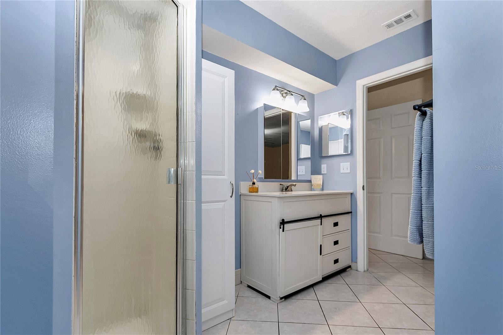 Image 21 of 42 For 10897 80th Court