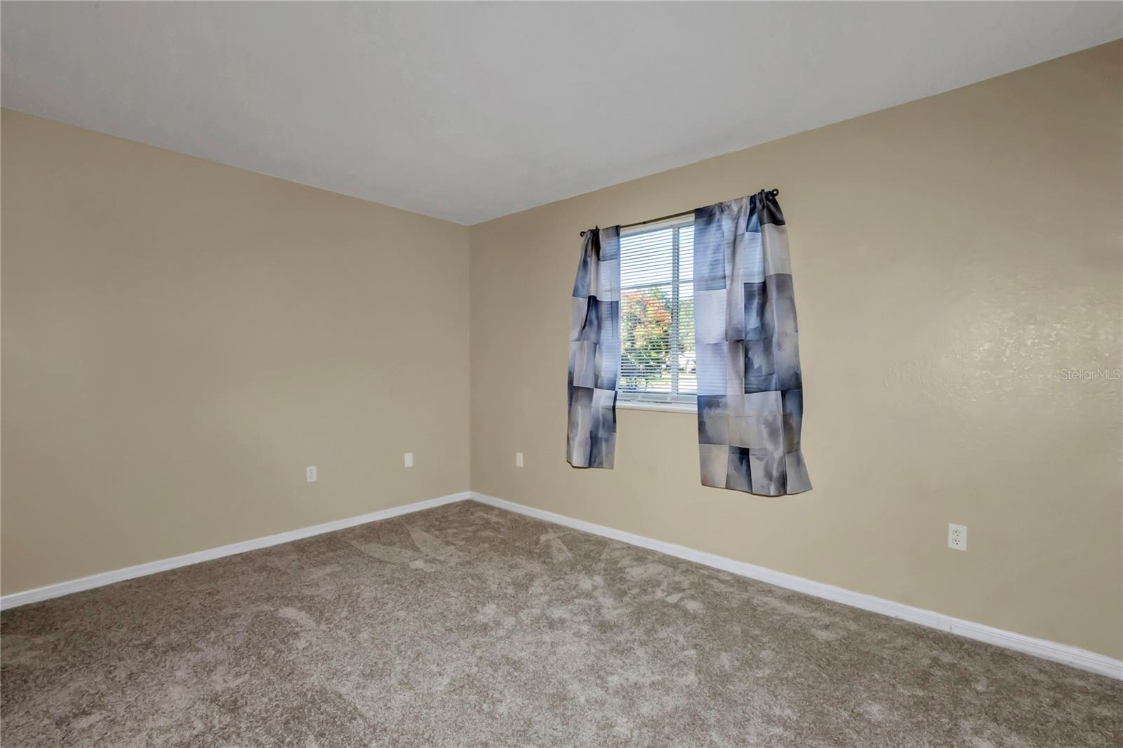 Image 23 of 42 For 10897 80th Court