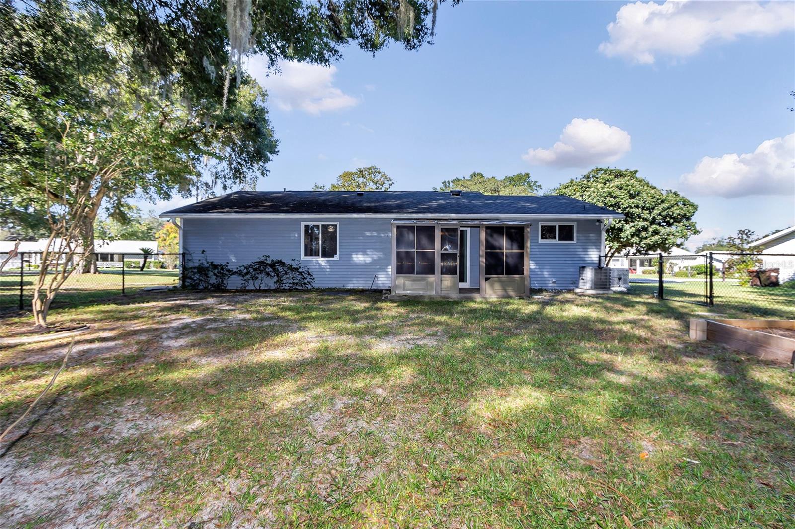 Image 27 of 42 For 10897 80th Court