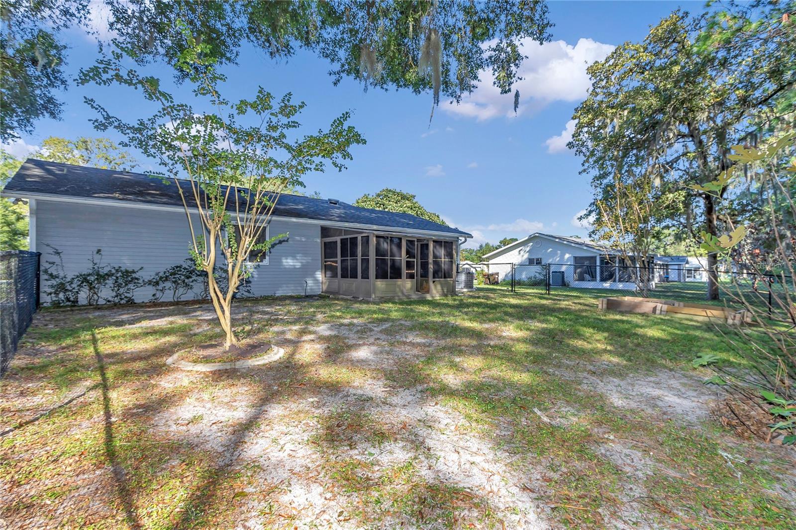 Image 28 of 42 For 10897 80th Court