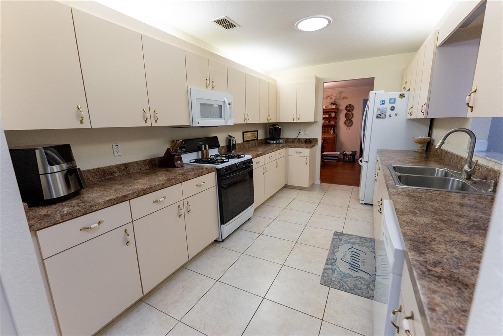Image 9 of 16 For 9074 135th Loop