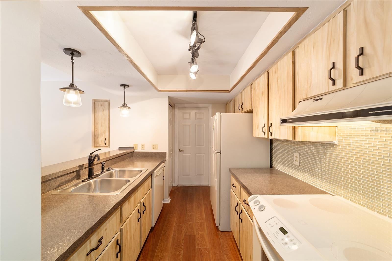Image 20 of 56 For 1715 38th Avenue