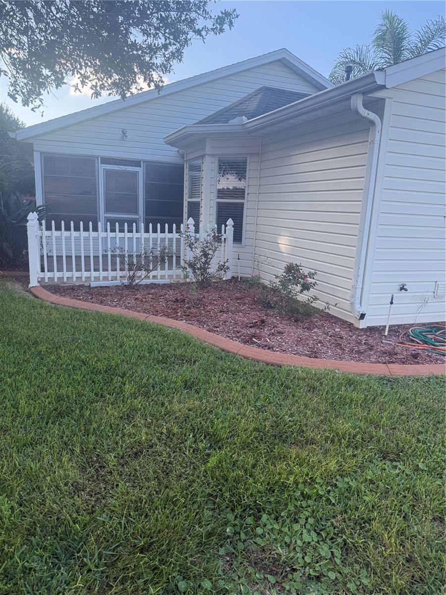 Image 12 of 13 For 9050 135th Loop