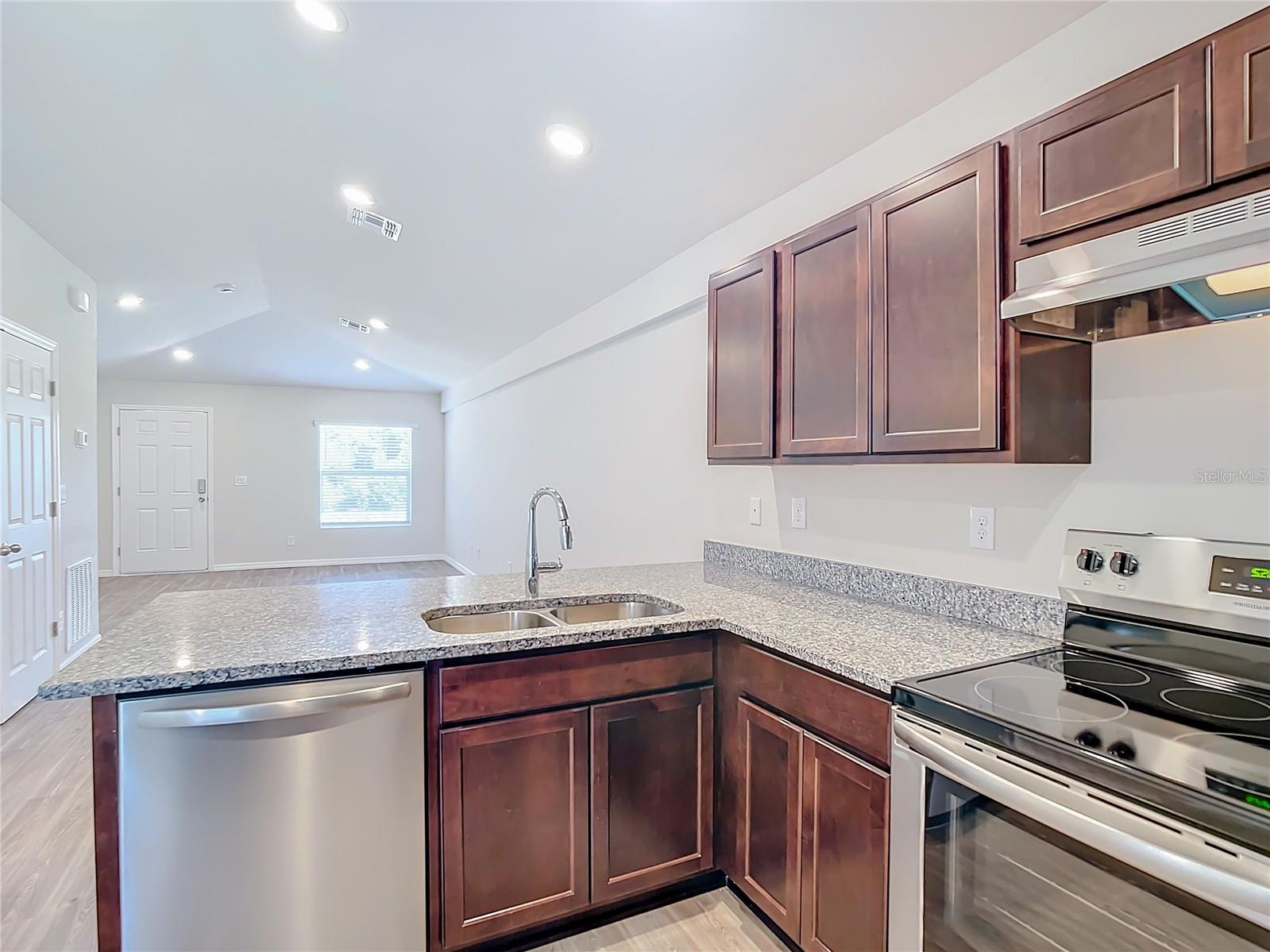 Image 10 of 23 For 11399 Poplin Avenue