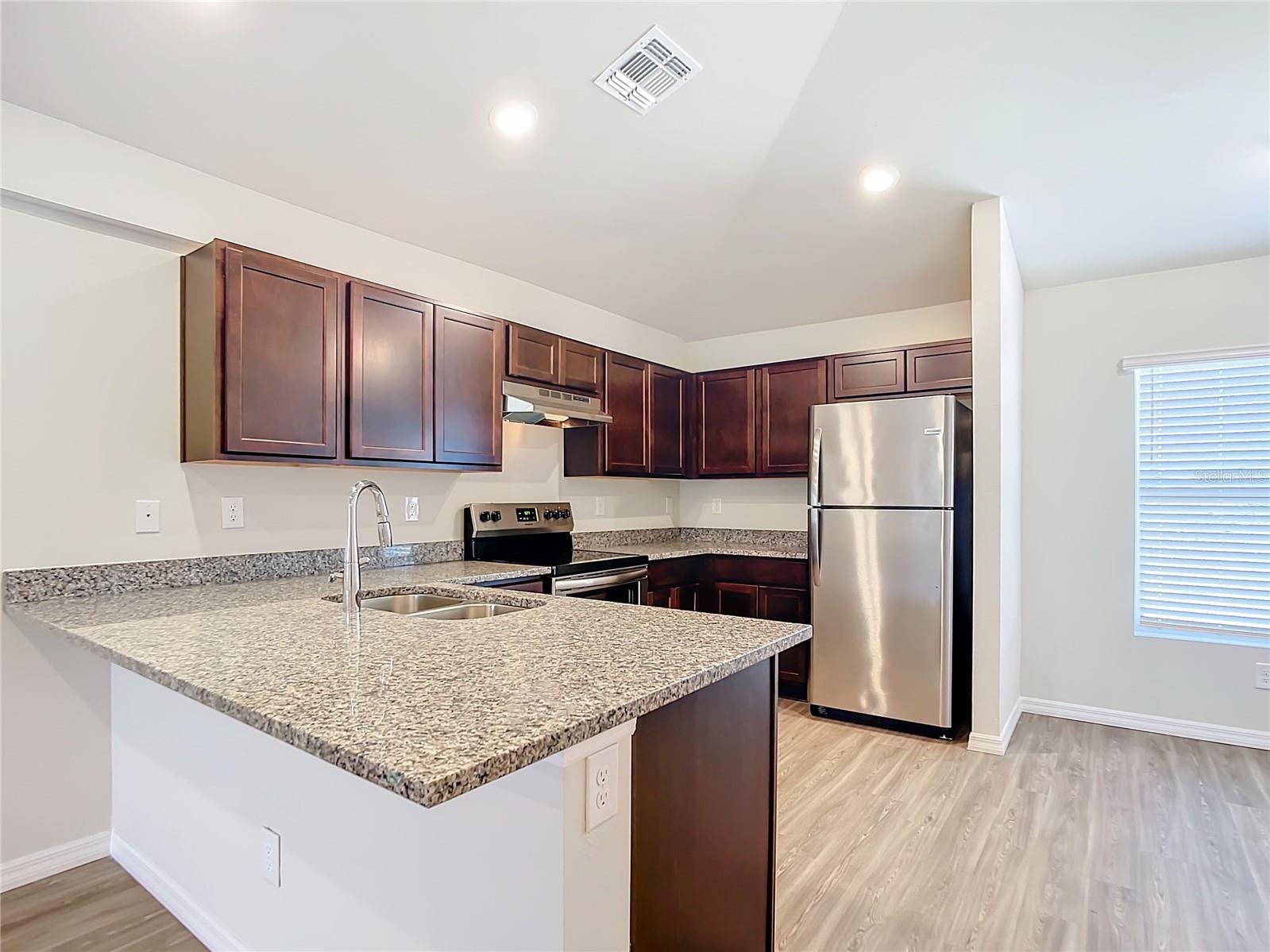 Image 7 of 23 For 11399 Poplin Avenue